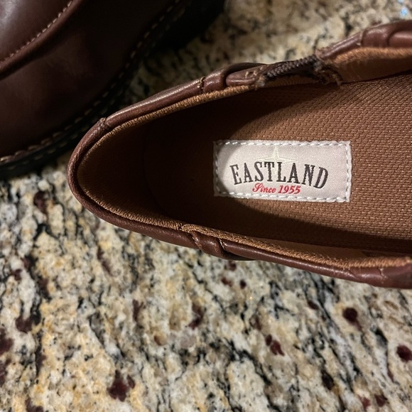 NWOT Eastland Tracie Brown Leather Slip On Shoes size 8.5 Wide - Picture 4 of 5